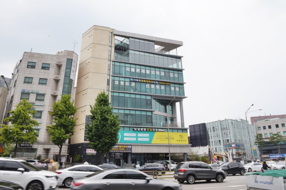 Dongdae Entrance Station Dental Clinic: Neglecting Gum Inflammation Can Lead to Permanent Tooth Loss.