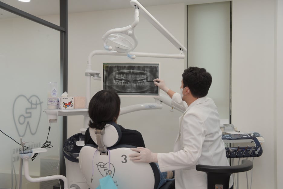 Jangchung-dong Dental Clinic: Persistent Bad Breath Could Be Periodontitis