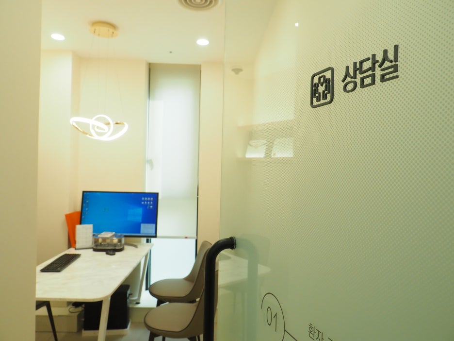 Shindang-dong Dental Clinic: Don't Decide on Implants Based Solely on Cost 사진 3