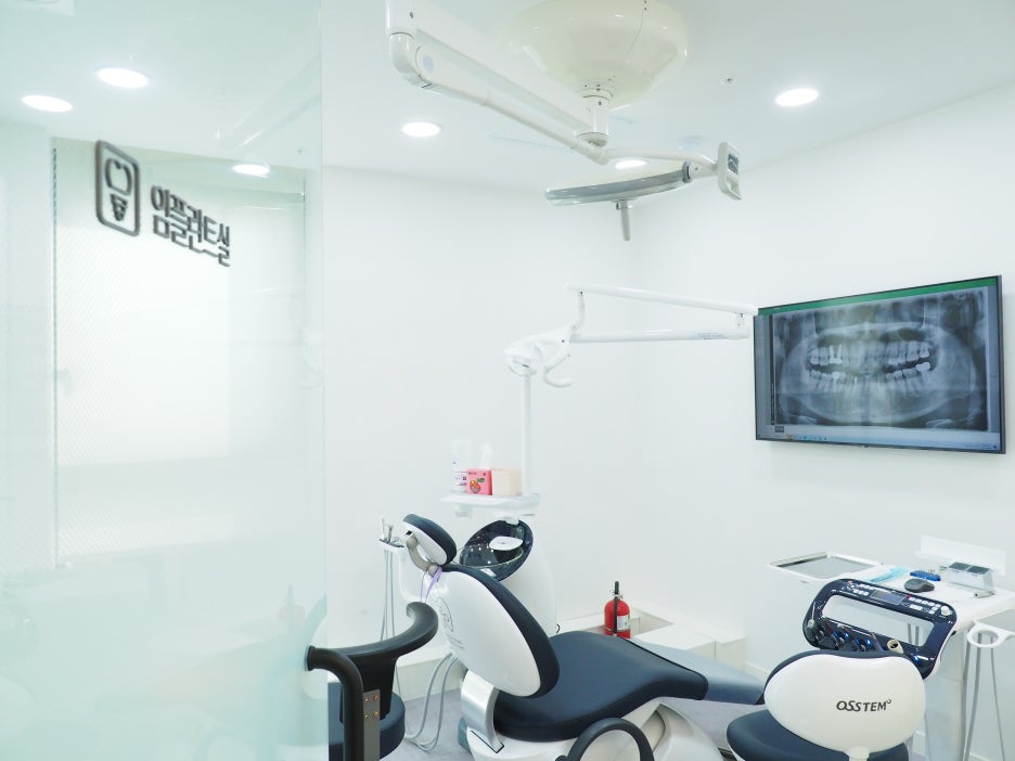 Shindang-dong Dental Clinic: Don't Neglect Missing Teeth, Get Implants Quickly 사진 10