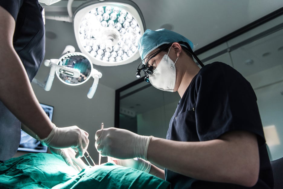Kumho Station Dental Clinic: Navigation Implants Reduce Pain and Incisions