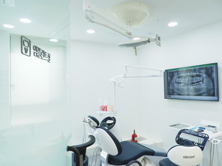 Shindang-dong Dental Clinic: Implants for Seniors and Patients with Systemic Diseases 사진 3