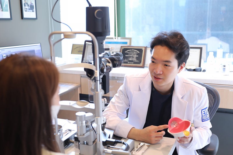 부모님 눈침침, 시력불편 원인부터 체크해보세요! 사진 4