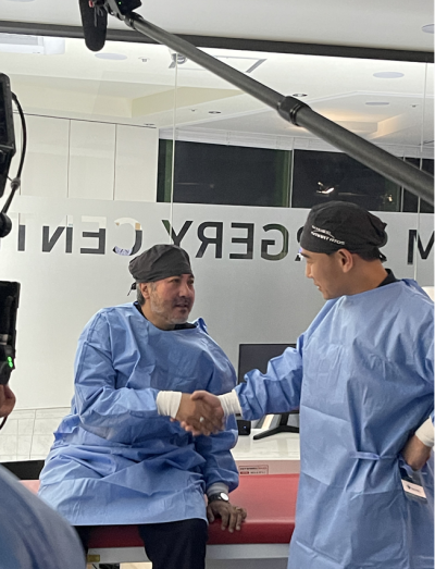 강성용 원장, 안과전문의 Dr.Kishore 프레즈비맥스 노안수술 집도 사진 18