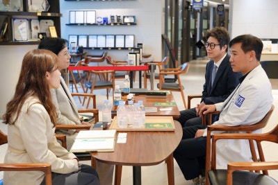 2025년을 돌아보며_강남아이리움안과의 연구와 진료 사진 32