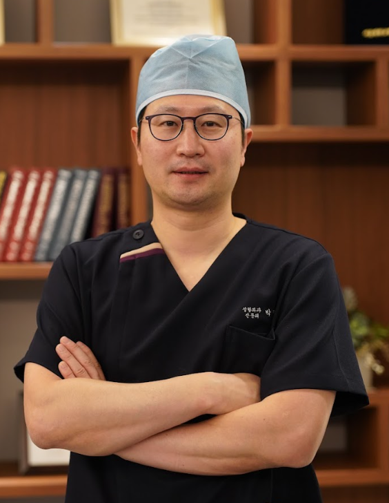 Kisah yang ingin disampaikan oleh Direktur Utama Faceplus Plastic Surgery, Park Jung-geun, kepada para pasien