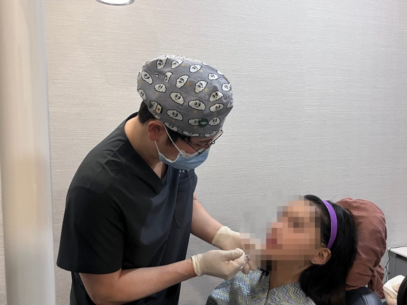 If you're considering Gangnam Station lifting, first check the difference between 40s thread lifts and facelifts 사진 3