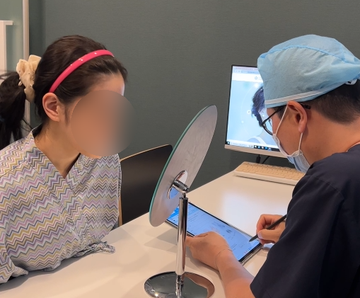 Gangnam Thread Lift Clinic: Why So Many Recommendations? Can It Really Make You Look Younger and Shorten Your Midface? 사