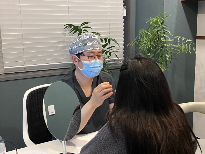 Gangnam Thread Lift Price: If Dimples Appear, Do I Need a Re-procedure? Threads, Swelling, and Bruising 사진 6