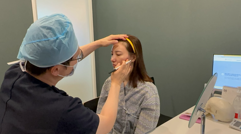 Facelift: The ‘Direction of Pull’ is Crucial for Improving Nasolabial Folds