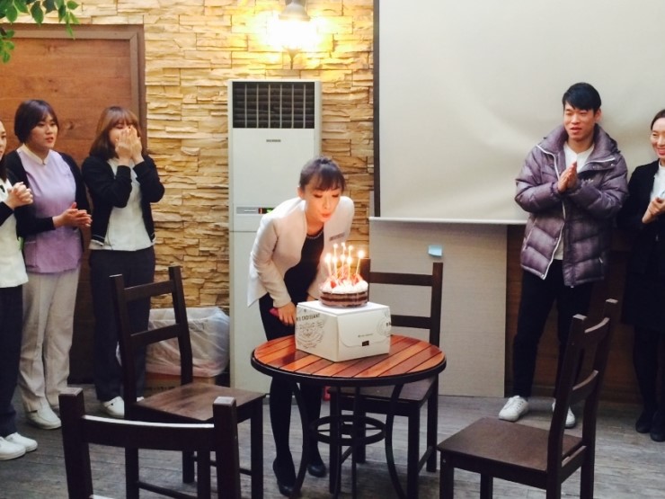 상담팀 최현정메니저님 생일 축하드립니다:)