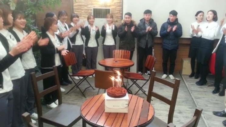 원데이치과 고아라 치위생사님 생일파티가 있었습니다!~