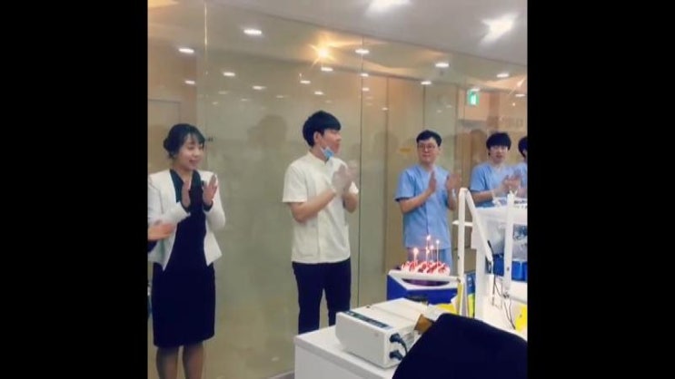 원데이치과 김재용 치기공사님의 생일파티가 있었습니다 ^^