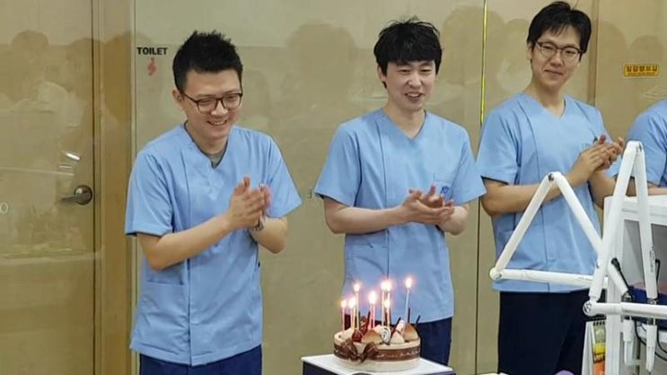 원데이치과 보철과 원장 연제웅 원장님의 생일파티가 있었습니다 ^^