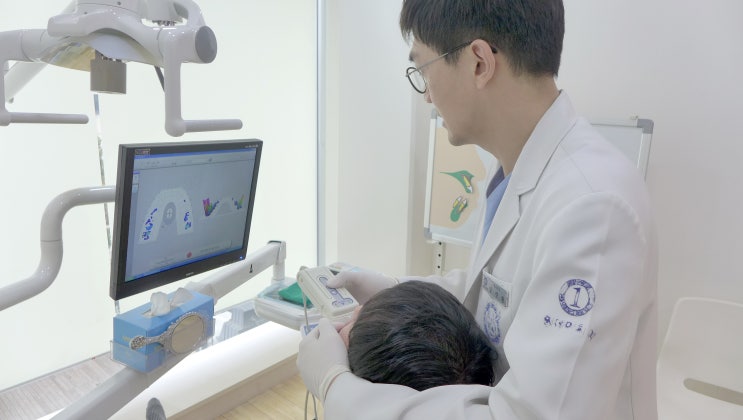 원장님, 임플란트 어떻게 골라야 하고 무엇을 따져야 할까요?