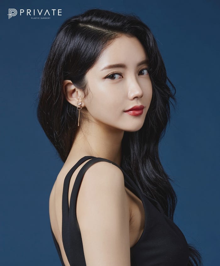 Private Plastic Surgery Clinic: Achieving a Smooth Line with Hump Nose Correction Surgery 사진 3