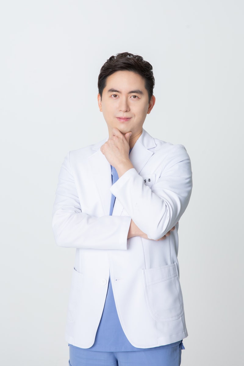 Endoscopic Forehead Lift and Revision Buried Suture Double Eyelid Surgery, Sub-brow Lift: Restoring Eye Structure at SH