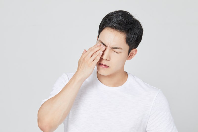 What to do if you rub your eyes after SMILE LASIK?