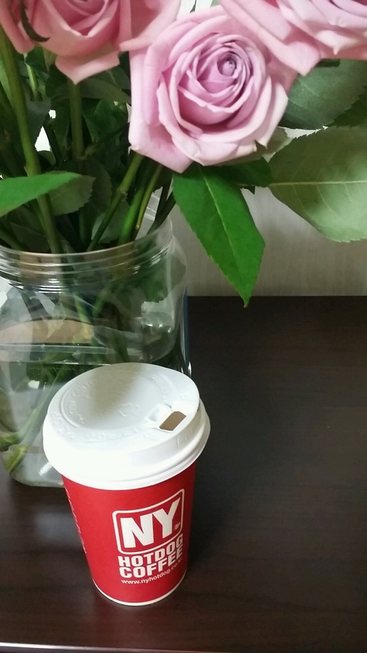 가슴성형수술후 피통을 빼러 오신 분이 사다 주신 아메리카노커피 ^^