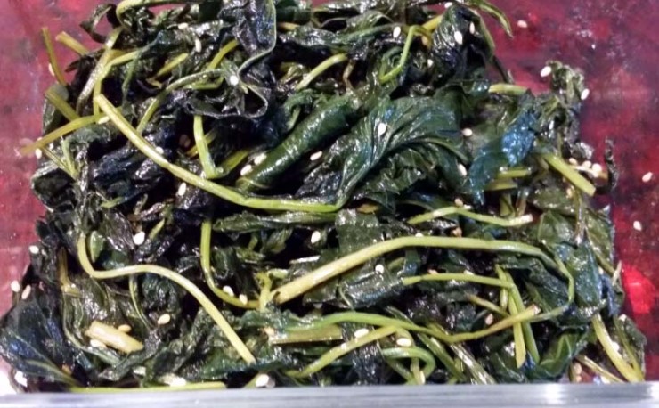 라면만 끊일 줄 알던 아자씨가 만든 "데친 취나물 무치기" 도전기