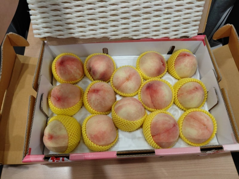 Những trái đào ngọt ngào gửi từ bệnh nhân phẫu thuật treo ngực sa trễ