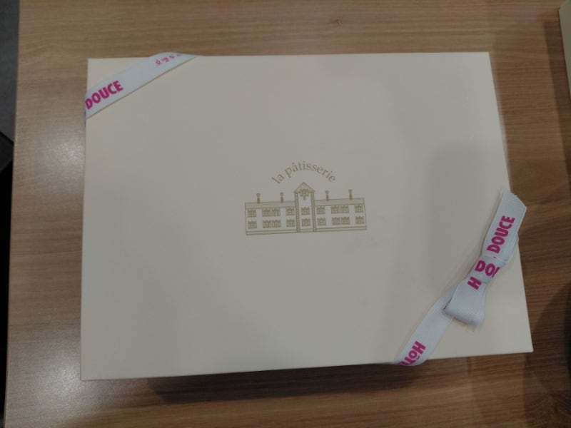真心が詰まった甘いプレゼント、ありがとうございます。（豊胸バッグ入替・乳房吊り上げ術の患者様）