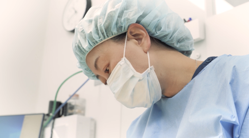 إعلان عن التدريب الخارجي للدكتورة بارك سون هي في عيادة ويفرس للجراحة التجميلية