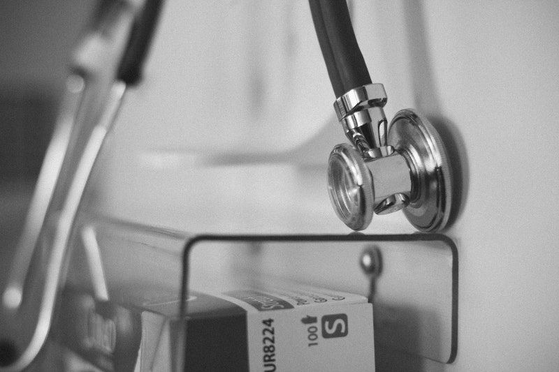 كيفية العناية بالندبات بعد جراحة تجميل العين والأنف